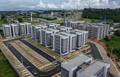 Imagem: O apartamento possui 2 Dormitórios, 1 Banheiro, 1 Vaga na garagem