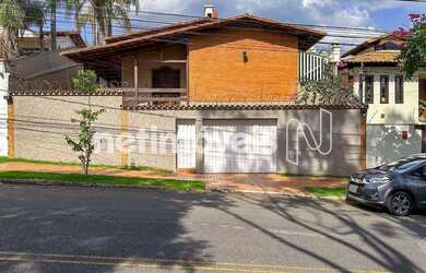 Imagem: O depósito possui 5 Vagas na garagem e 365m² de Área e está