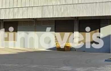 Imagem: O depósito possui 2.062m² de Área e está localizado em