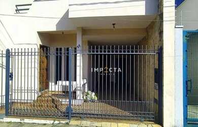 Imagem: A casa possui 2 Dormitórios, 1 Banheiro, 1 Vaga na garagem