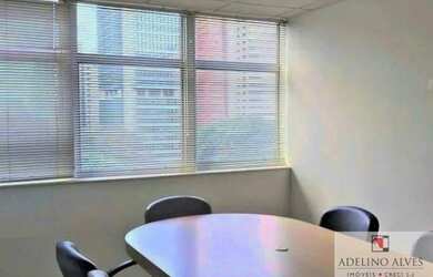 Imagem: O depósito possui 3 Vagas na garagem, 150m² de Área e está