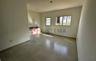 Imagem: A casa em condomínio possui 4 Dormitórios, 2 Banheiros, 1