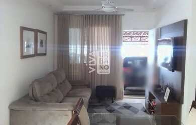 Imagem: A casa possui 2 Dormitórios, 2 Banheiros, 2 Vagas na garagem