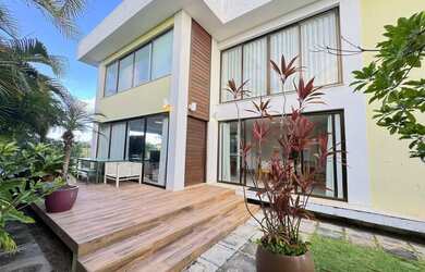 Imagem: A casa em condomínio possui 4 Dormitórios, 5 Banheiros, 600m²