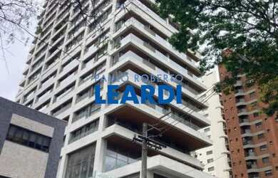 Imagem: O apartamento possui 3 Dormitórios, 5 Banheiros, 2 Vagas na