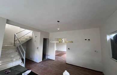 Imagem: A casa possui 3 Dormitórios, 3 Banheiros, 2 Vagas na garagem