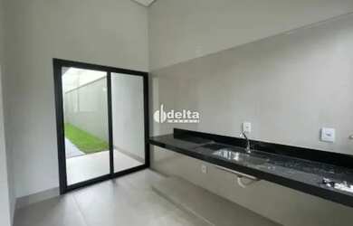 Imagem: Casa com 3 quartos sendo 1 suíte, disponível para venda no