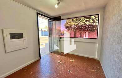 Imagem: A casa possui 3 Dormitórios, 1 Banheiro, 180m² de Área e