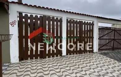 Imagem: A casa possui 2 Dormitórios, 2 Banheiros, 2 Vagas na garagem