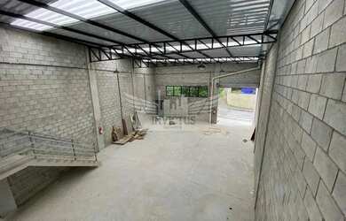 Imagem: O depósito possui 4 Vagas na garagem, 302m² de Área e está