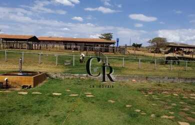 Imagem: A fazenda possui 200m² de Área e Churrasqueira e está localizado