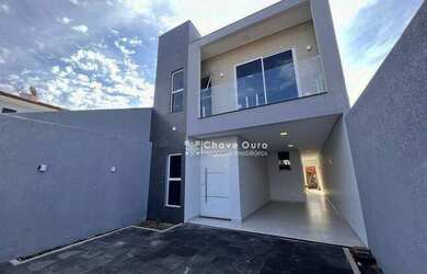 Imagem: A casa possui 3 Dormitórios, 4 Banheiros, 3 Vagas na garagem