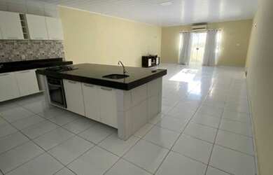 Imagem: A casa em condomínio possui 3 Dormitórios, 2 Banheiros, 3