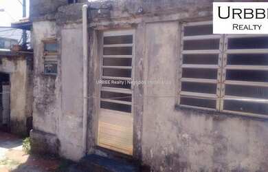 Imagem 7: Terreno com casas antigas