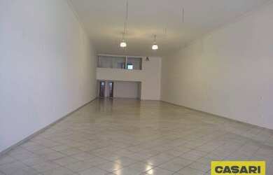 Imagem: O depósito possui 384m² de Área e está localizado em Centro