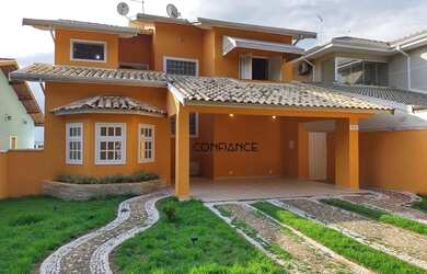 Imagem: A casa em condomínio possui 3 Dormitórios, 3 Banheiros, 4