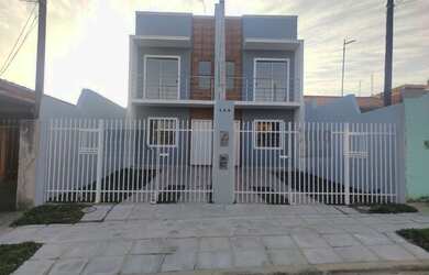 Imagem: A casa possui 3 Dormitórios, 1 Banheiro, 2 Vagas na garagem