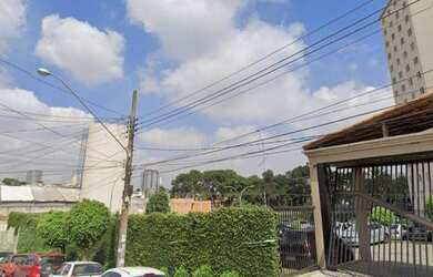 Imagem: O apartamento possui 3 Dormitórios, 1 Banheiro, 1 Vaga na garagem