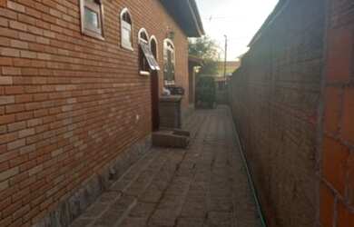 Imagem: A casa em condomínio possui 3 Dormitórios, 4 Banheiros, 5