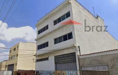 Imagem: O depósito possui 5 Vagas na garagem, 1.064m² de Área e