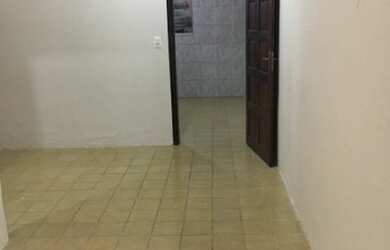 Imagem: A casa possui 1 Dormitório, 1 Banheiro e está localizado em