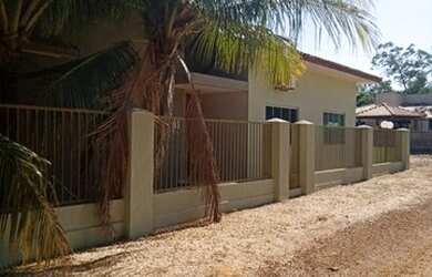 Imagem: A casa em condomínio possui 3 Dormitórios, 3 Banheiros, 5