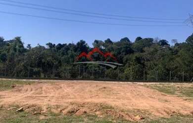 Imagem: O terreno possui 360m² de Área e está localizado em Bella