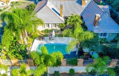 Imagem 7: Casa em Cristo Rei. Piscina, Churrasqueira, Área de serviçoe222m² de...