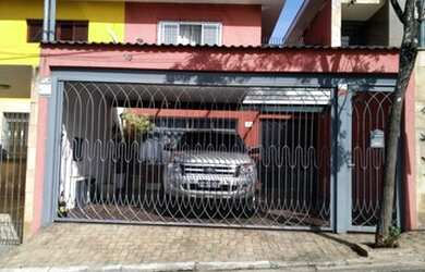 Imagem: A casa possui 4 Dormitórios, 3 Banheiros, 2 Vagas na garagem