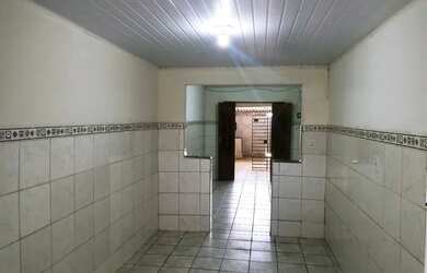 Imagem: A casa possui 2 Dormitórios, 1 Banheiro, 80m² de Área e