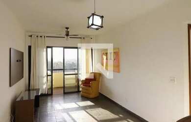 Imagem: O apartamento possui 1 Dormitório, 1 Banheiro, 1 Vaga na garagem