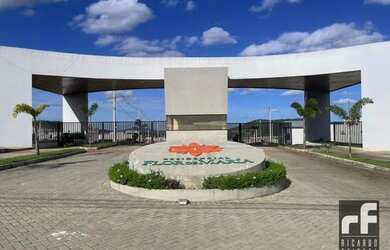 Imagem: O terreno possui 200m² de Área e está localizado em Massaranduba