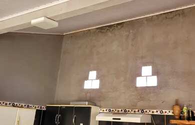 Imagem: A casa em condomínio possui 4 Dormitórios, 2 Banheiros, 2