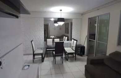 Imagem: O apartamento possui 3 Dormitórios, 1 Banheiro, 1 Vaga na garagem