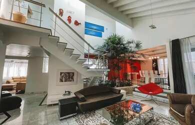 Imagem: A casa em condomínio possui 4 Dormitórios, 4 Banheiros, 2