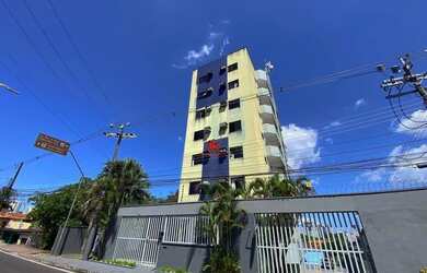 Imagem: O apartamento possui 3 Dormitórios, 1 Banheiro, 2 Vagas na