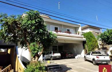 Imagem: A casa em condomínio possui 4 Dormitórios, 5 Banheiros, 2