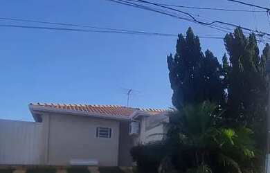 Imagem: A casa em condomínio possui 5 Dormitórios, 5 Banheiros, 4