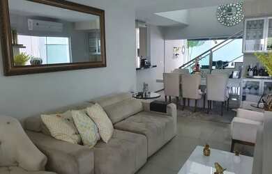 Imagem: A casa possui 4 Dormitórios, 4 Banheiros, 2 Vagas na garagem