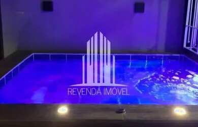 Imagem: A casa possui 3 Dormitórios, 3 Banheiros, 4 Vagas na garagem