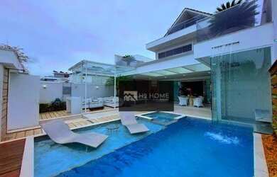 Imagem: A casa em condomínio possui 4 Dormitórios, 5 Banheiros, 3