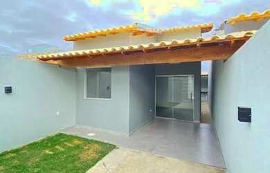 Imagem: A casa possui 2 Dormitórios, 1 Banheiro, 1 Vaga na garagem