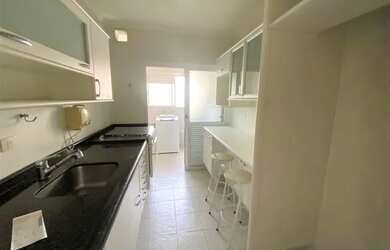 Imagem 3: Apartamento de 85m² na Vila Suzana conta com 03 dormitórios sendo uma suíte, 03 banheiros