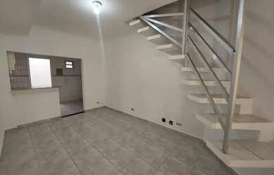 Imagem 2: Casa em Condomínio para Venda em Praia Grande, Guilhermina, 2 dormitórios, 1 banheiro