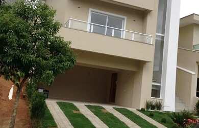 Imagem: A casa em condomínio possui 3 Dormitórios, 4 Banheiros, 4