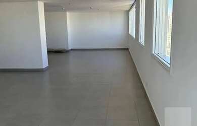 Imagem: O depósito possui 3 Vagas na garagem, 77m² de Área e está