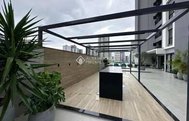 Imagem: O apartamento possui 3 Dormitórios, 1 Banheiro, 3 Vagas na