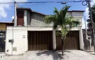 Imagem: A casa possui 4 Dormitórios, 3 Banheiros, 176m² de Área