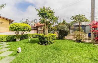 Imagem 9: Imóvel para venda possui 305 metros quadrados com 4 quartos em Tristeza...