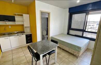 Imagem: A casa possui 2 Dormitórios, 1 Banheiro e está localizado